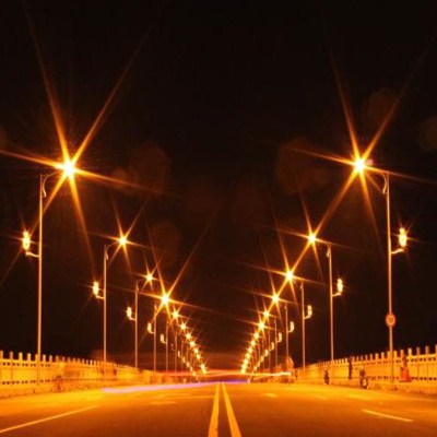 供应路灯和投光灯给天津海滨大道